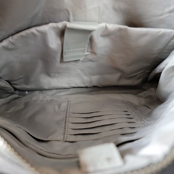 Baggallini Gray Crossbody Travel Bag – Multiple Zip Pockets, Great Condition! - Picture 8 of 14